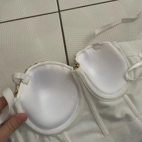 Push Up Clasp “Bra-Top” With Padding - Picture 5 of 6